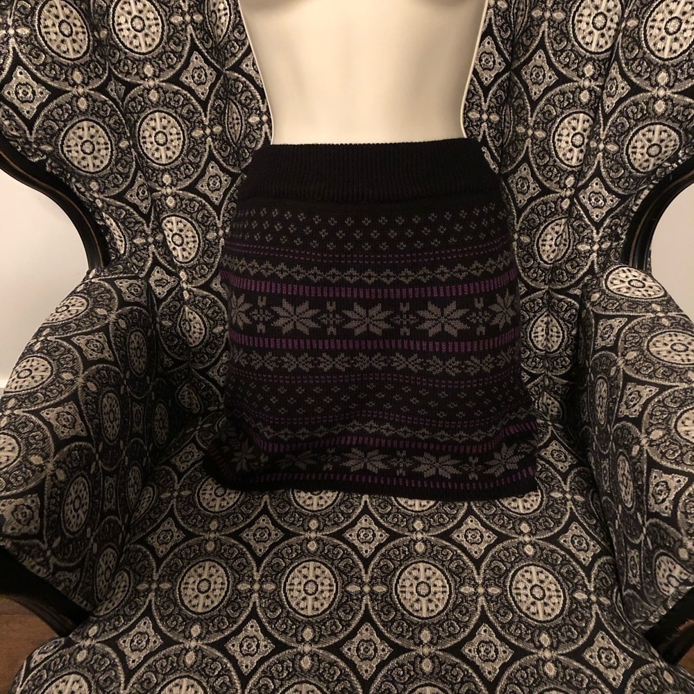 Women’s Body Central sweater skirt, L